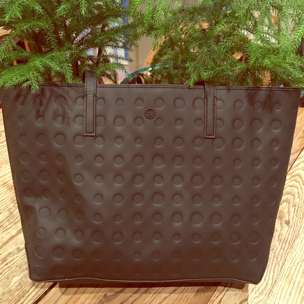 Lululemon Out of Range Tote